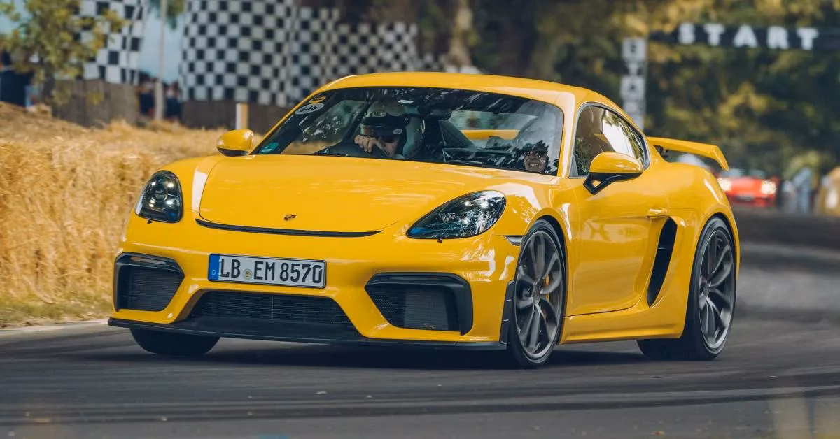 10-sports-cars-that-outshine-the-porsche-718-cayman-gts-in-2026-image-0