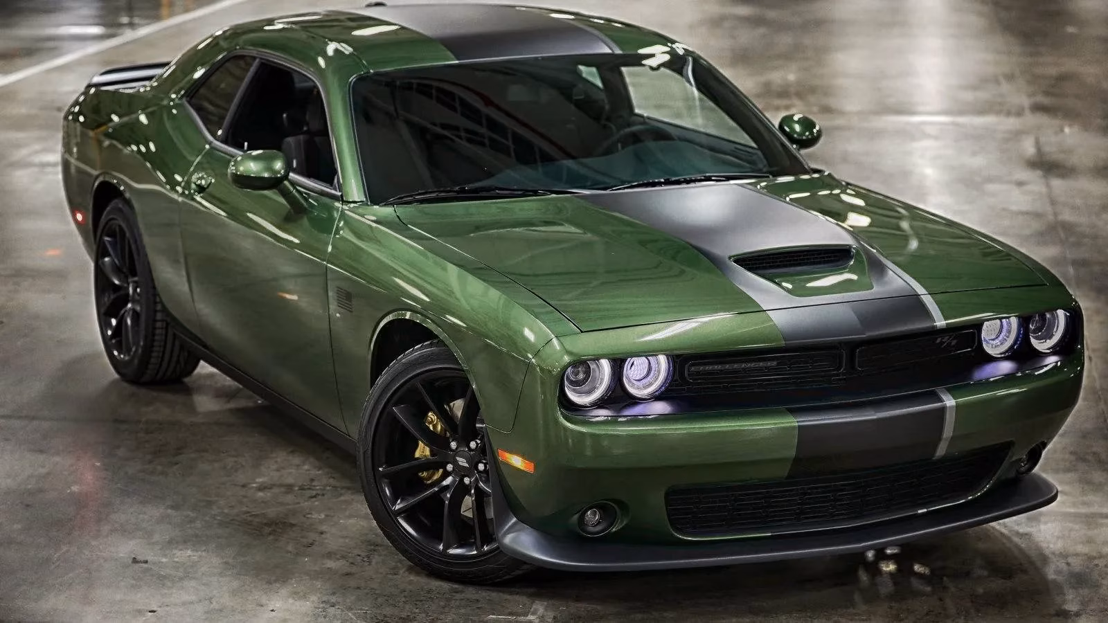 how-the-dodge-challenger-outpaced-the-camaro-like-a-seasoned-rpg-tank-image-0