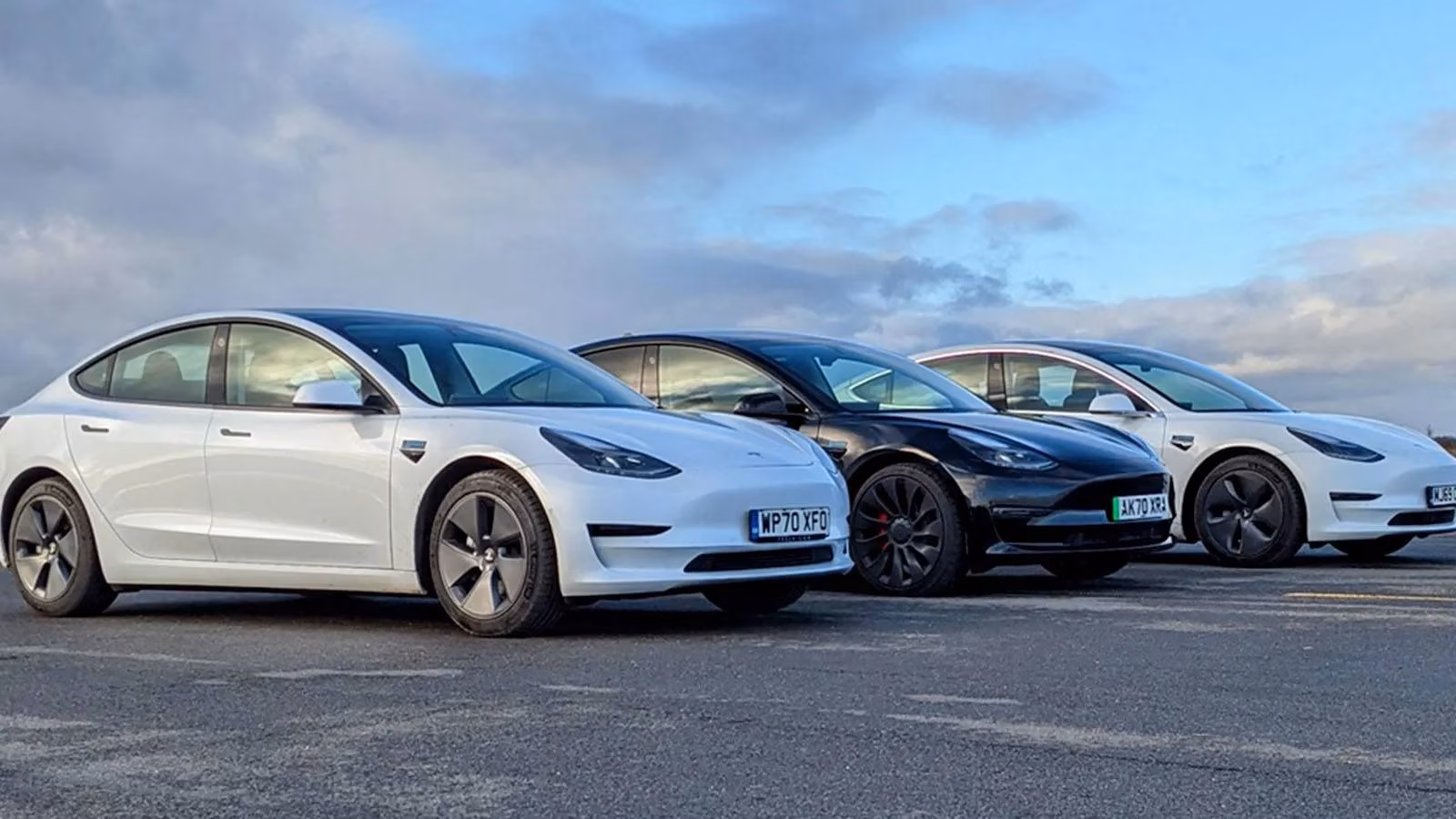 tesla-model-3-drag-race-standard-plus-vs-long-range-vs-performance-in-2026-image-0
